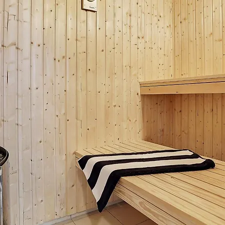 18 Person In * Fåborg