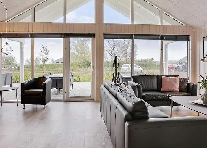 Nyaraló 18 Person In