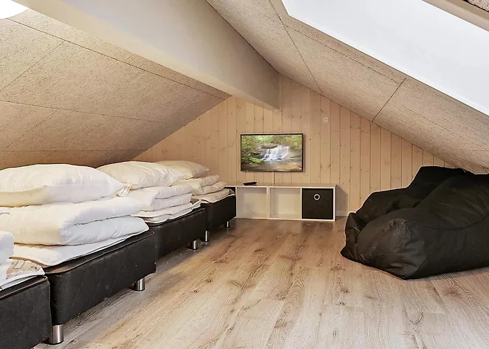 Nyaraló 18 Person In