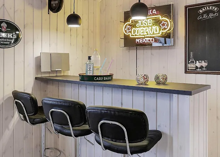 Nyaraló 18 Person In *