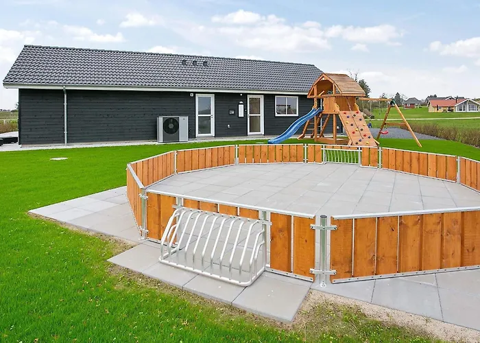 18 Person In Fåborg